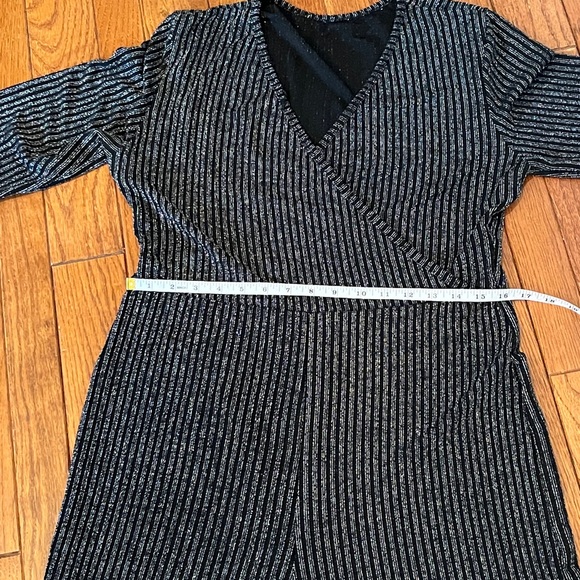 Shimmery wrap-front wide-leg dressy jumpsuit XL - Picture 8 of 12